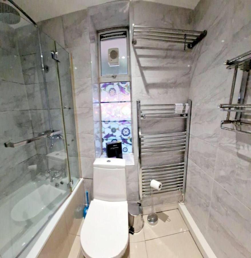 Modern 3-Bed House In Surrey Quays Villa London Exterior photo