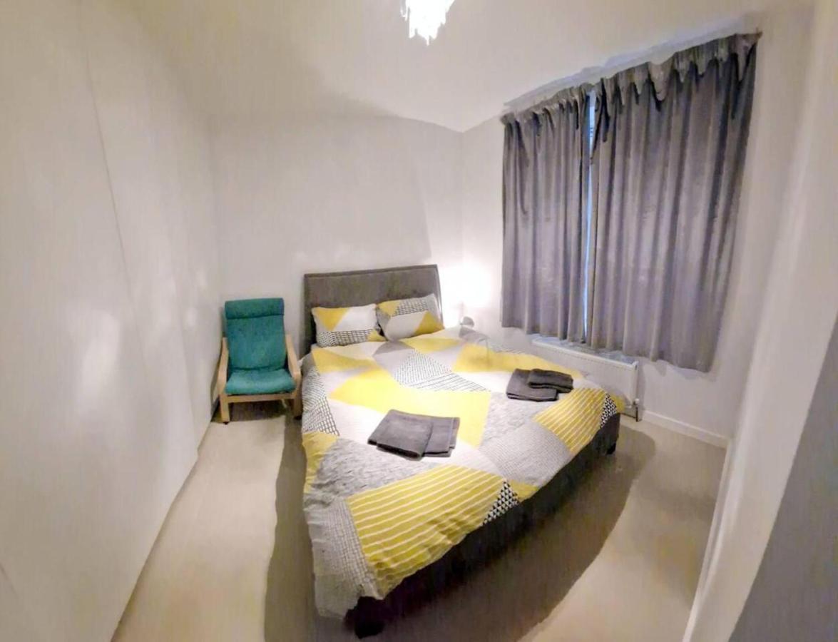Modern 3-Bed House In Surrey Quays Villa London Exterior photo