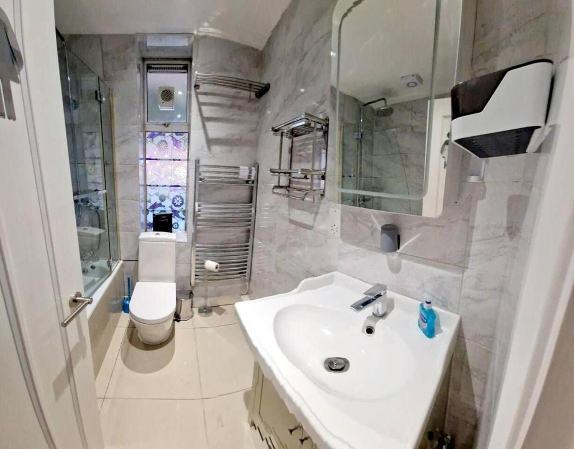 Modern 3-Bed House In Surrey Quays Villa London Exterior photo